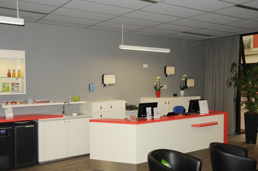 Ibis Styles Chambery Centre Gare Hotel Exterior foto