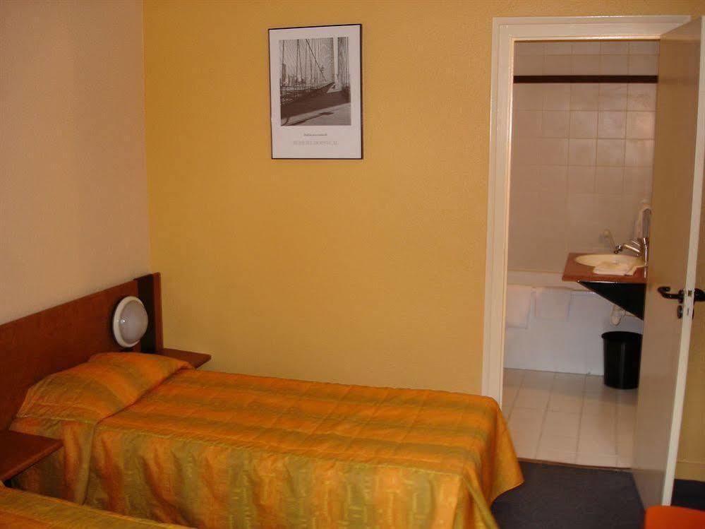 Ibis Styles Chambery Centre Gare Hotel Exterior foto