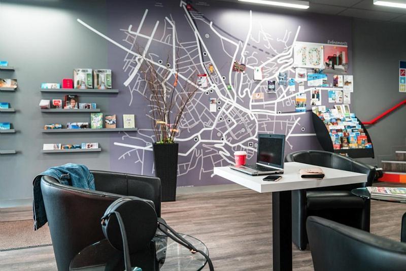 Ibis Styles Chambery Centre Gare Hotel Exterior foto